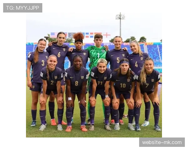 “足球回家”展览伦敦开幕，展示英格兰队历年大赛征程